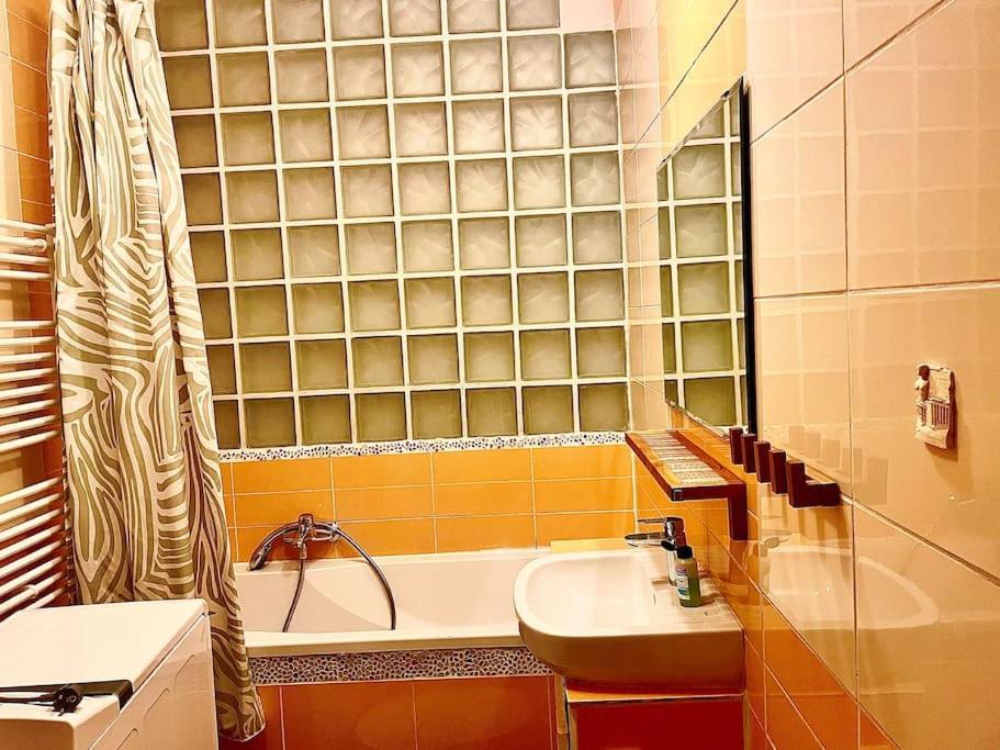 2,5 Izbovy Apartman V Ruzinove S Parkovanim Zdarma บราติสลาวา ภายนอก รูปภาพ
